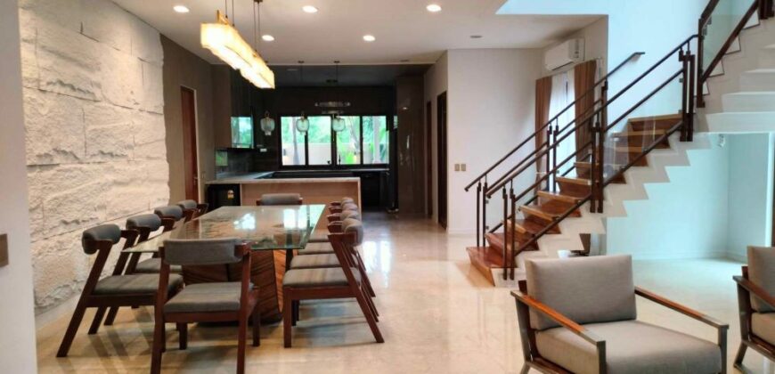 3 Storey Furnished House for Sale in Portofino Heights