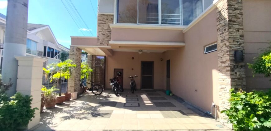 House and Lot for Sale in Bf Homes Paranaque