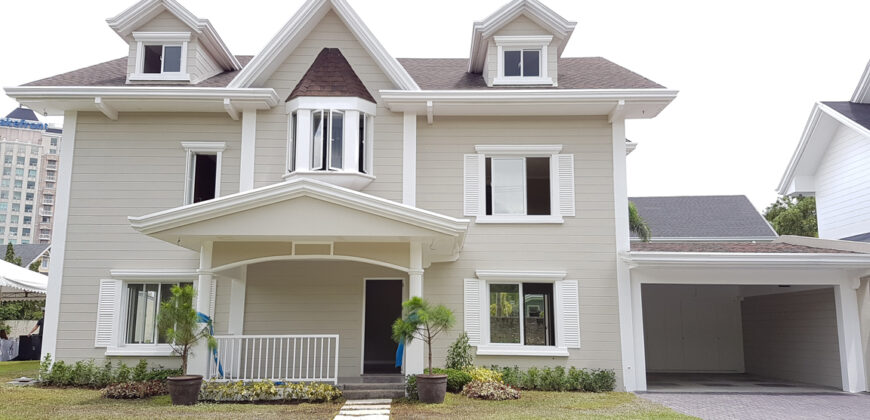 Victorian-inspired Home For Sale in La Posada, Sucat