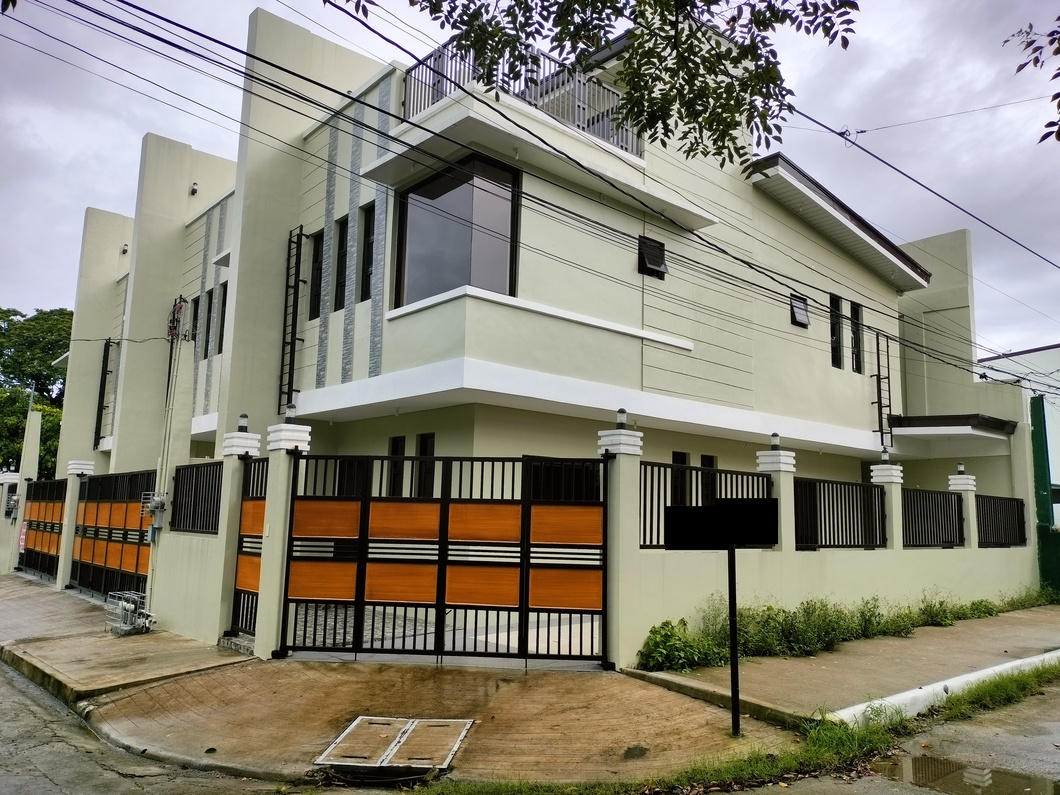 Town House For Sale In Las Pinas – Homesearch Philippines