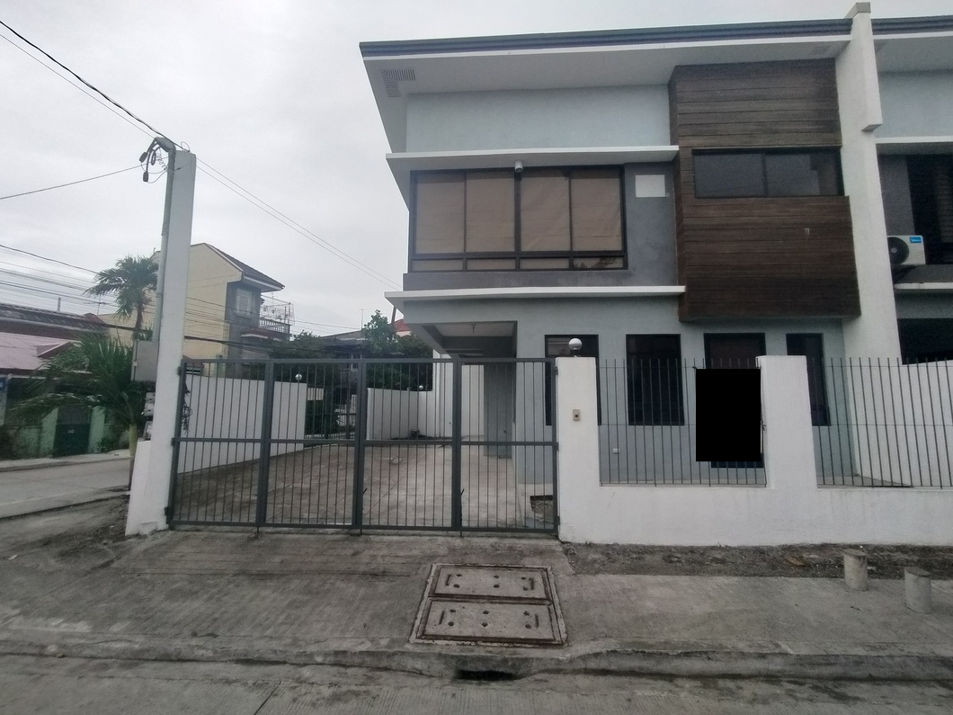 Beautiful Corner Lot Townhouse for Sale in Las Pinas – Homesearch ...