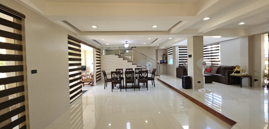 4 level House with 6 car garage in BF Homes Paranaque .