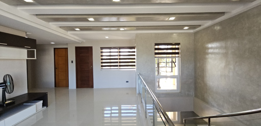 4 level House with 6 car garage in BF Homes Paranaque .