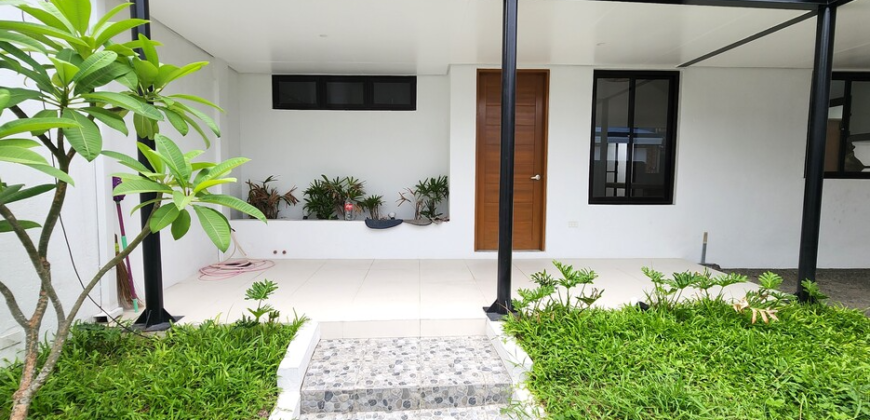 Bungalow House and Lot for Sale in Bf Resort, Las Pinas