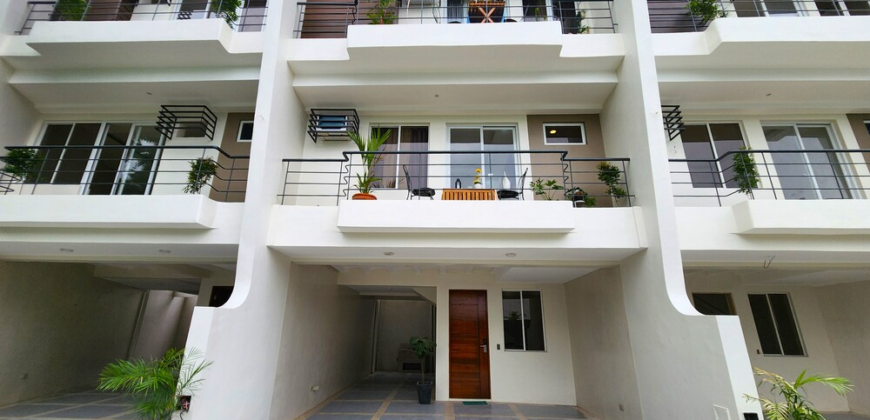 Newly Built 3 Storey TownHomes in Merville, Paranaque