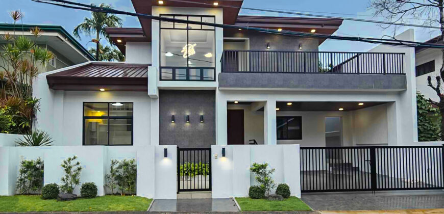 Chic & Contemporary: Newly Renovated House in BF Homes Paranaque