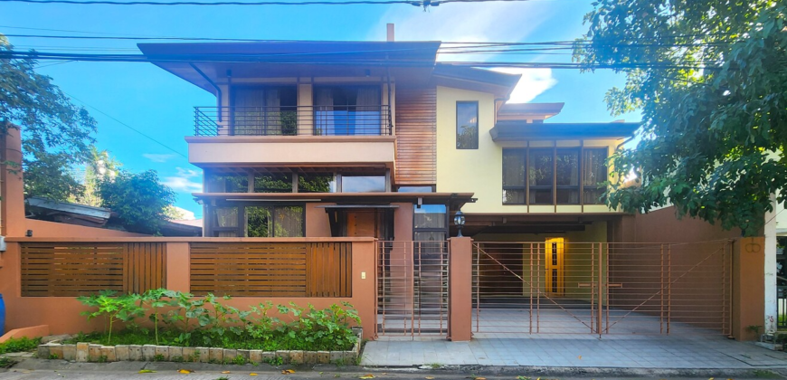 Well Maintained House and Lot for Sale in BfHomes, Paranaque