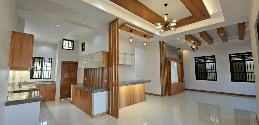 Charming Bungalow with High Ceiling in BF Resort Village Las Pinas