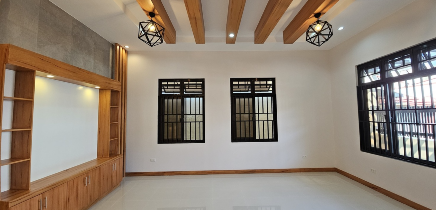 Charming Bungalow with High Ceiling in BF Resort Village Las Pinas