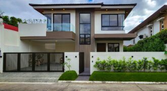 he Perfect Fusion of Luxury and Modernity: Brand New House in BF Homes Paranaque