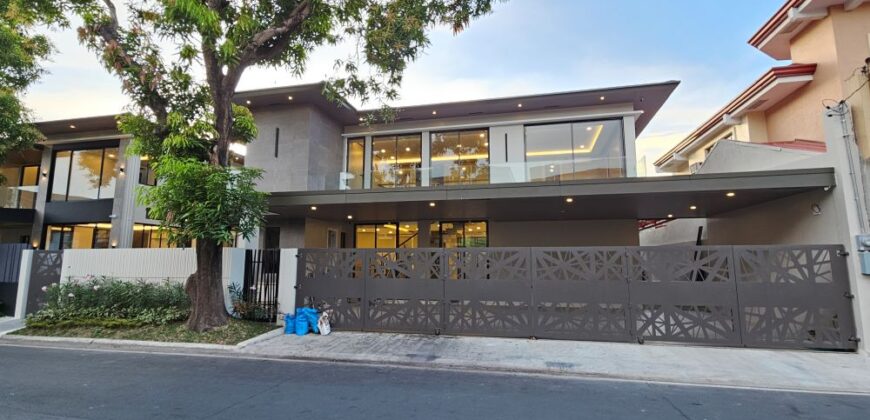 Stunning Modern Home Designed in Bf Homes, Paranaque