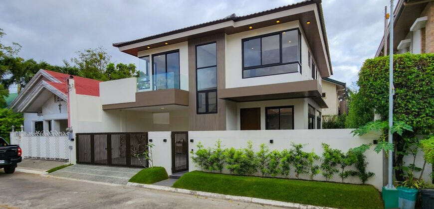 he Perfect Fusion of Luxury and Modernity: Brand New House in BF Homes Paranaque